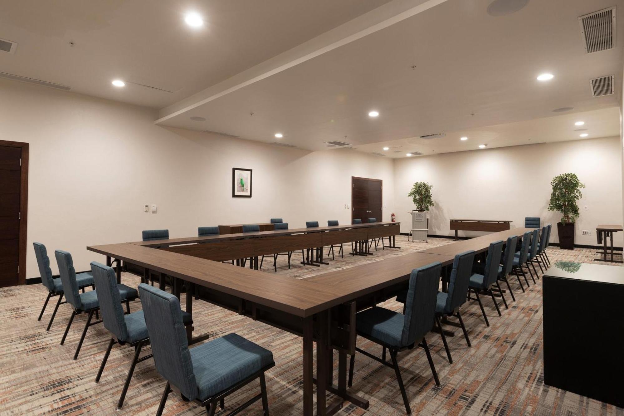 Four Points By Sheraton Hotel