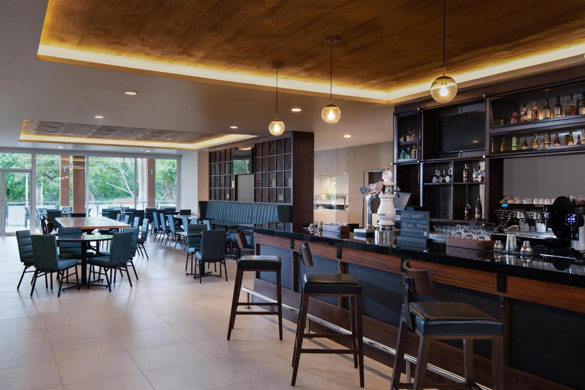 Four Points By Sheraton Hotel 4*
