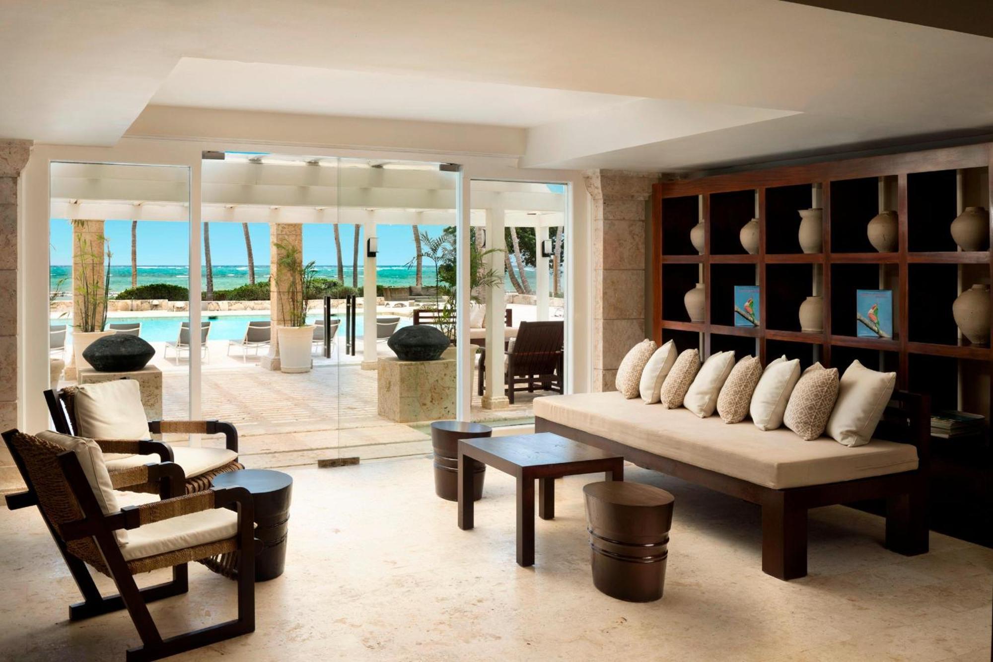 Four Points By Sheraton Hotel 4*