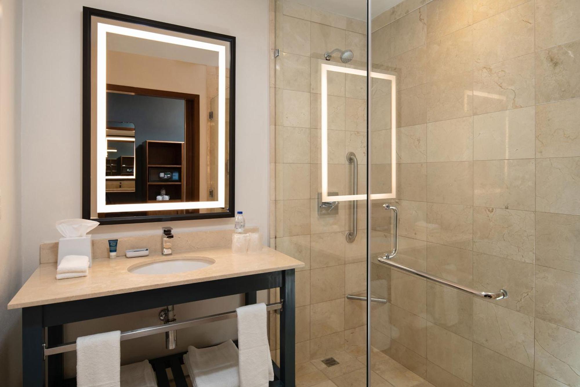 Four Points By Sheraton Hotel