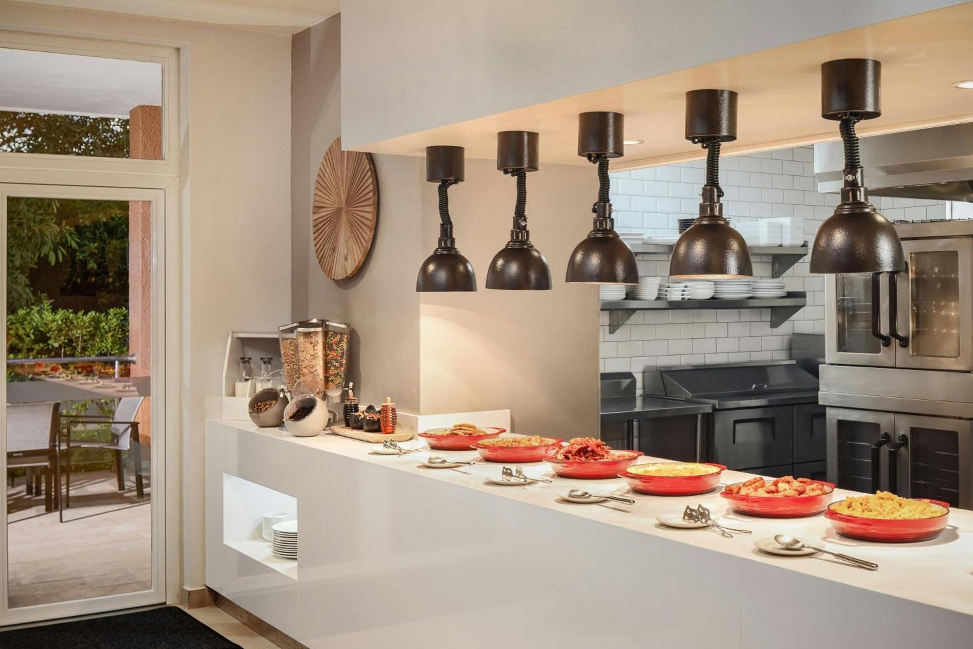 Four Points By Sheraton Hotel 4*