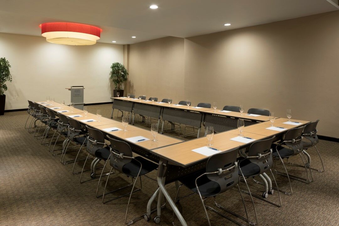 Four Points By Sheraton Hotel 4*